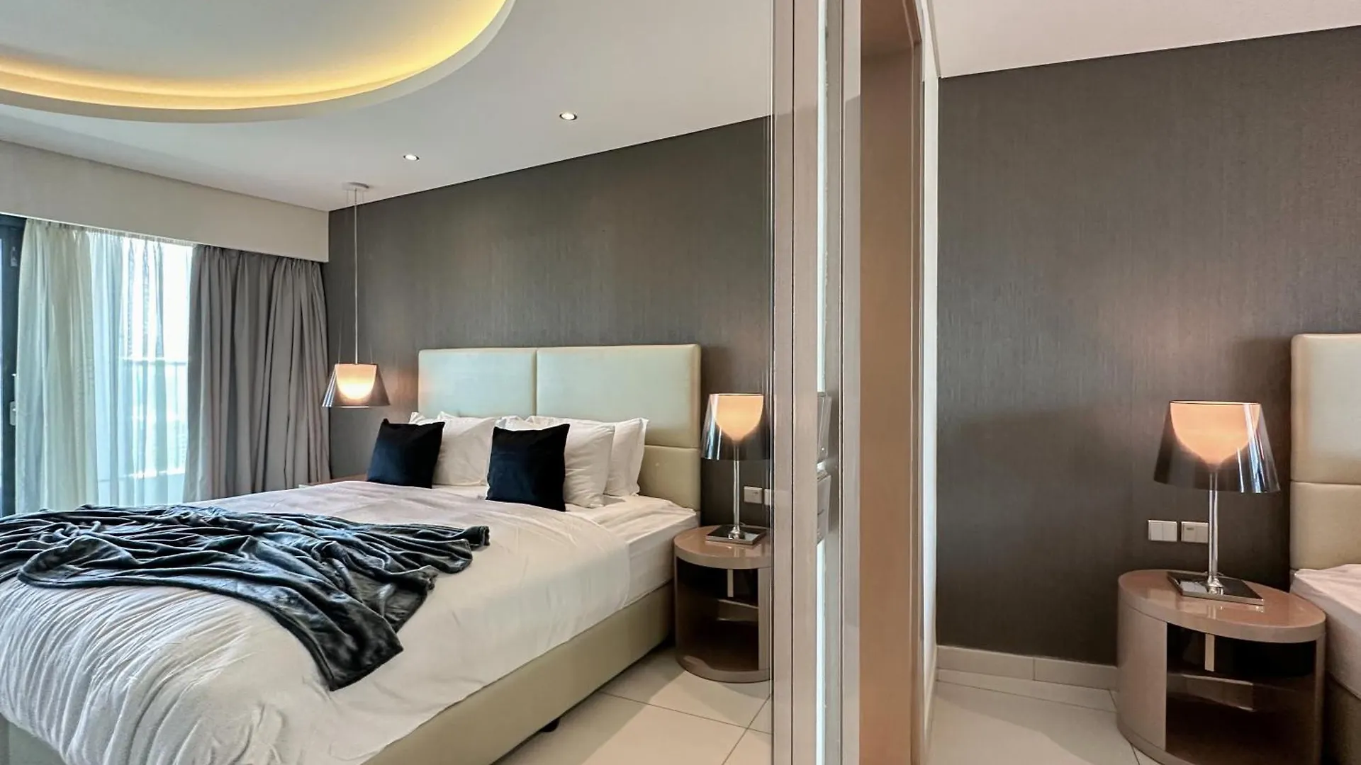 Trophy - Paramount Suites W Burj Khalifa View & Huge Balcony Dubai United Arab Emirates