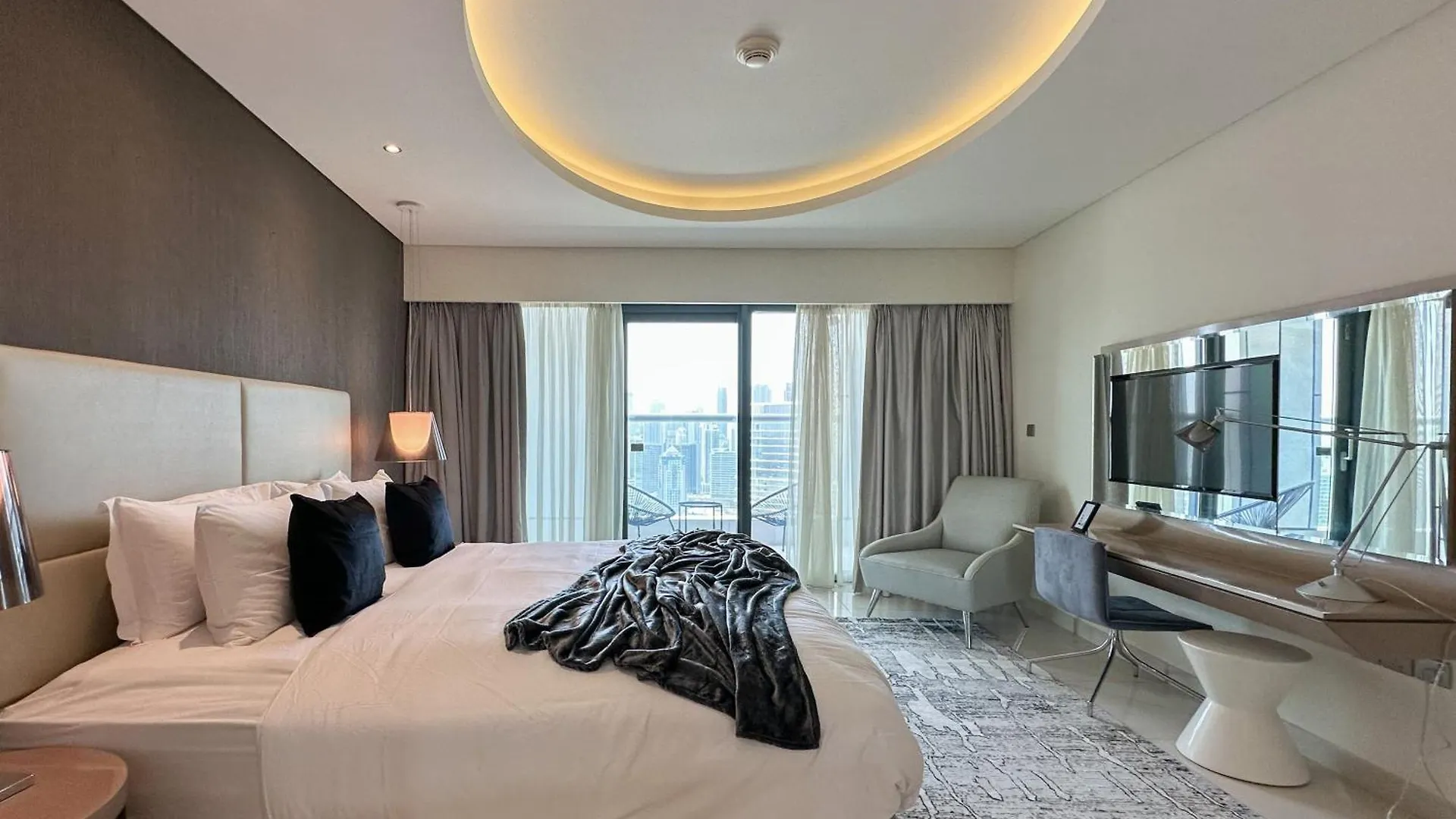 Trophy - Paramount Suites W Burj Khalifa View & Huge Balcony Dubai