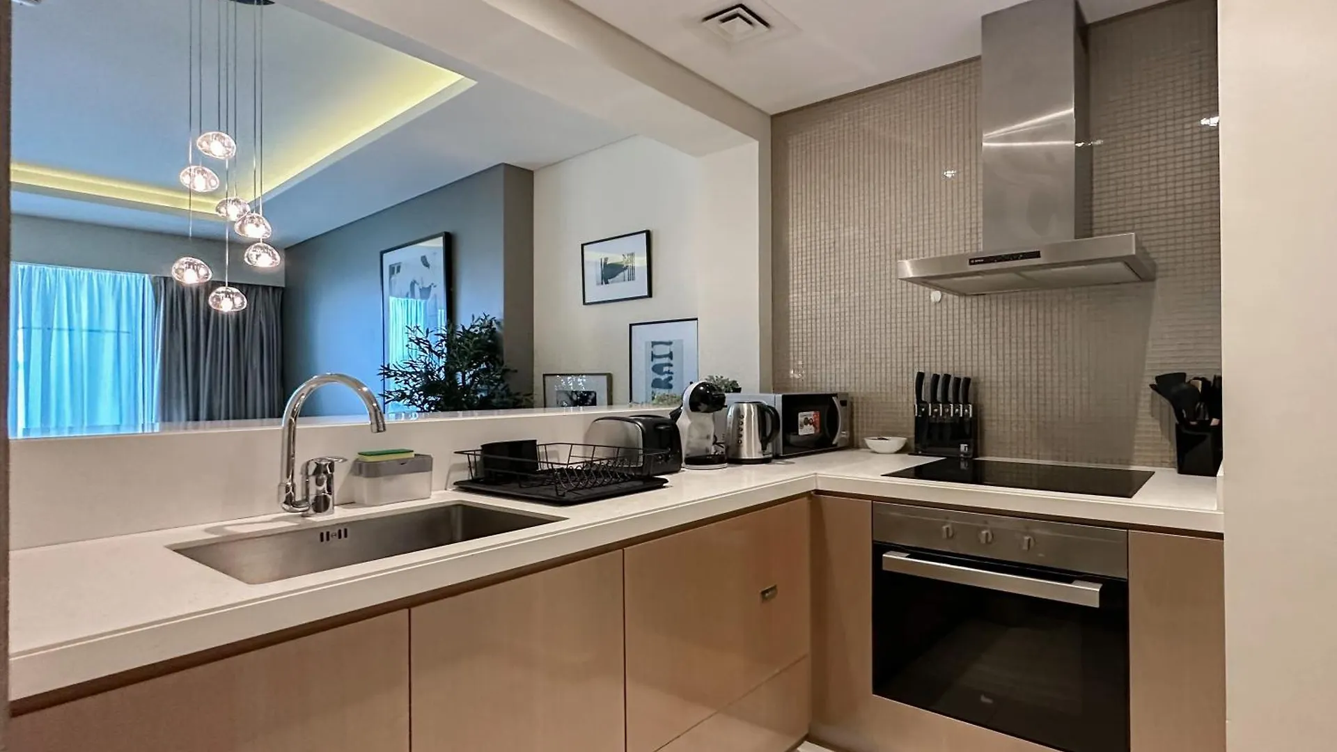 Trophy - Paramount Suites W Burj Khalifa View & Huge Balcony Dubai Apartment