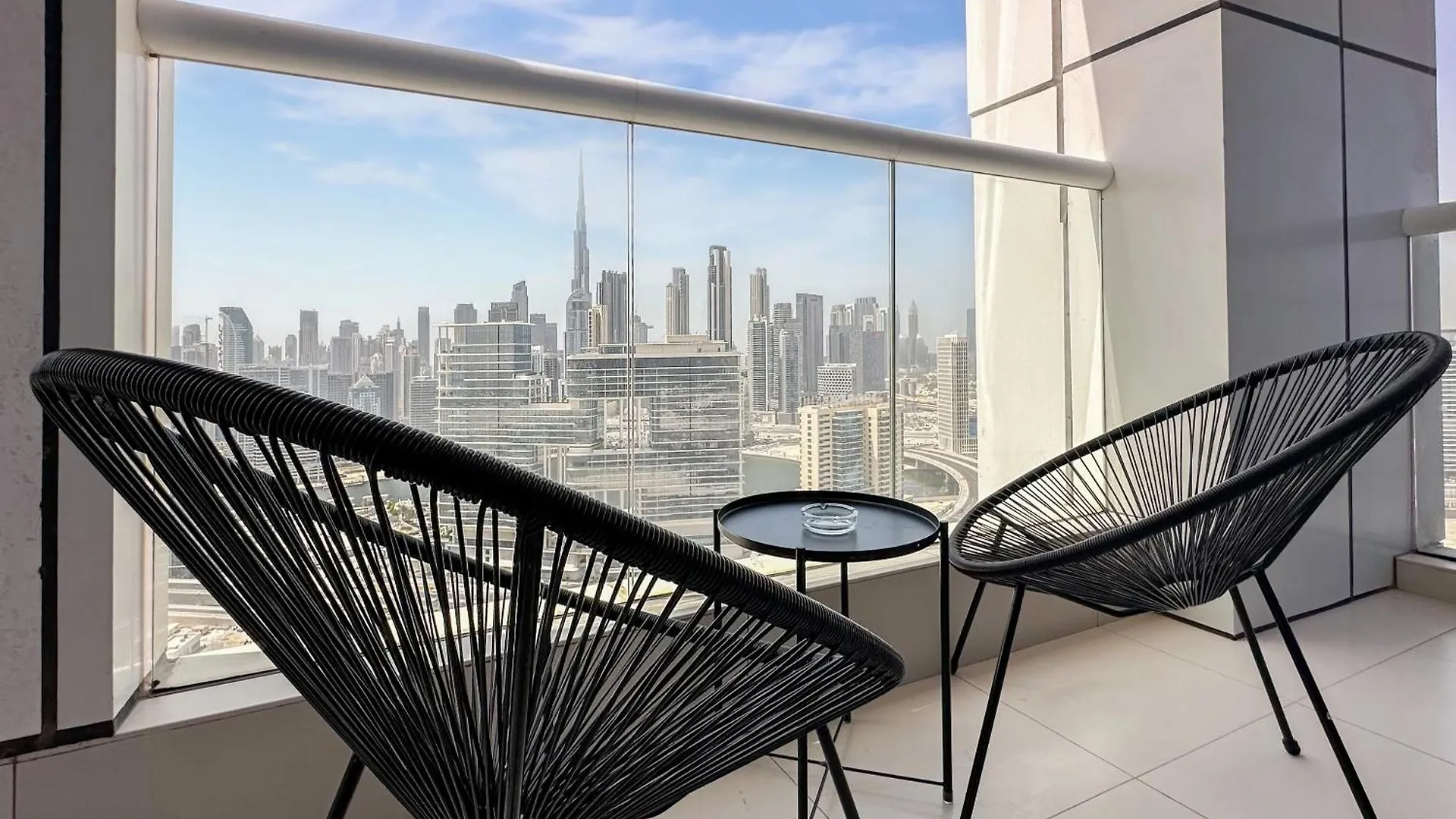 Trophy - Paramount Suites W Burj Khalifa View & Huge Balcony Dubai